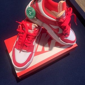 Nike dunk low siren red
